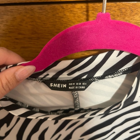 Zebra Print Crop Top - Picture 6 of 6